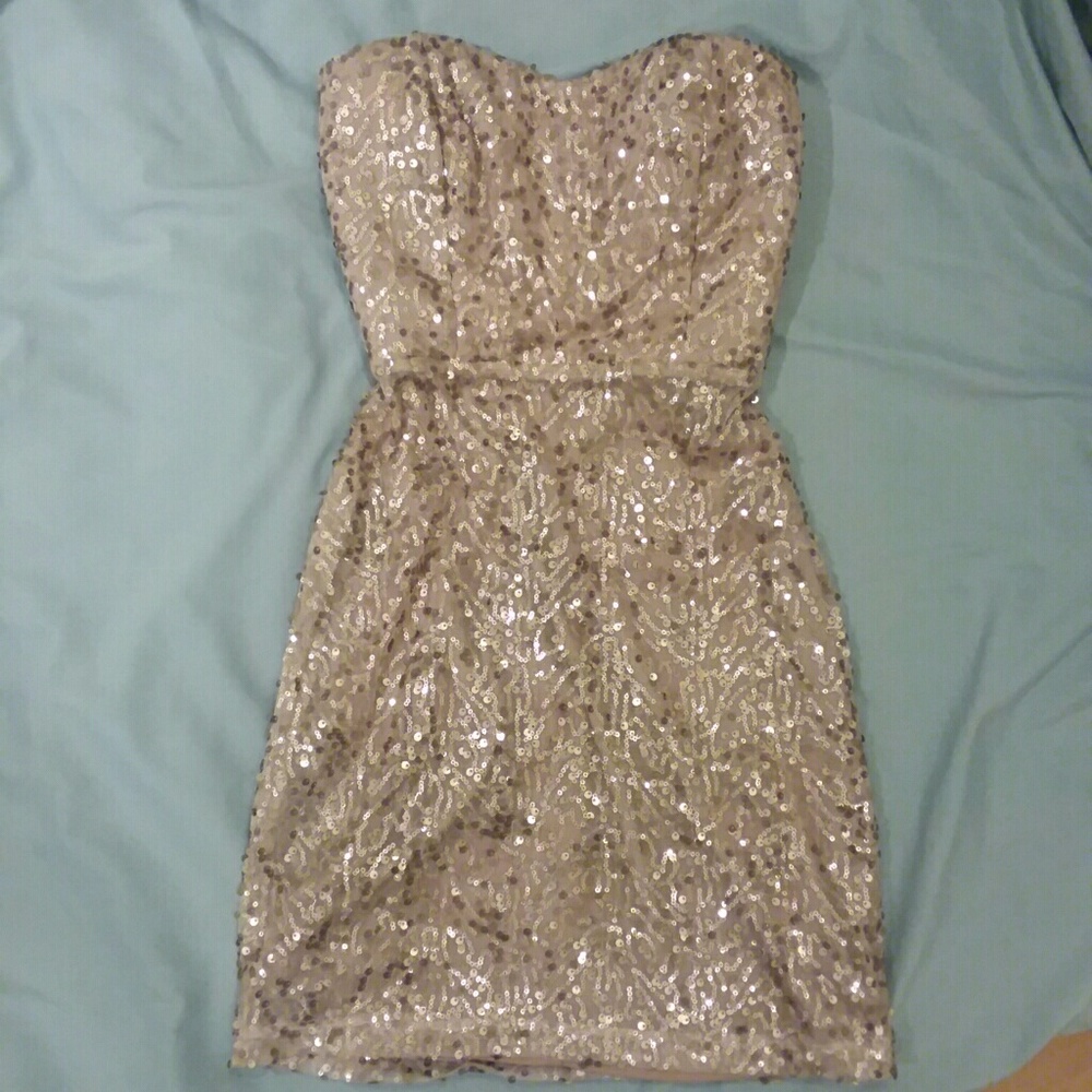 🚫SOLD🚫Gold Strapless Dress